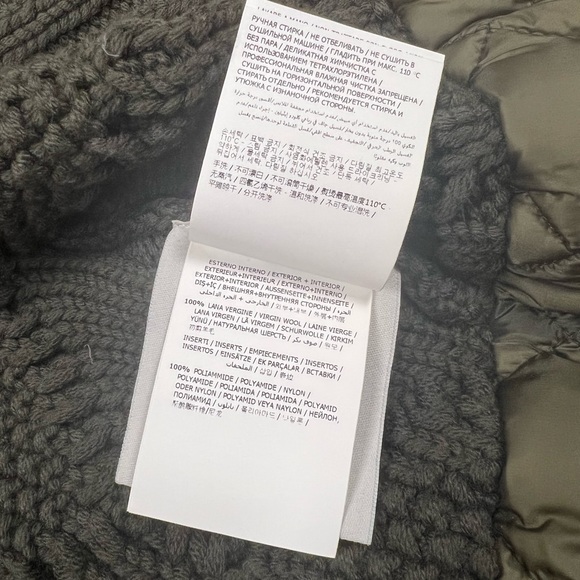 💚MONCLER💚Virgin Wool Turtleneck Quilted Cardigan - Picture 6 of 13